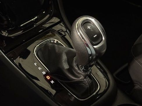 Used 2022 Buick Encore Preferred w/ Safety Package image 23