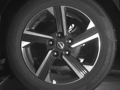 Used 2025 Nissan Sentra SV FWD image 14