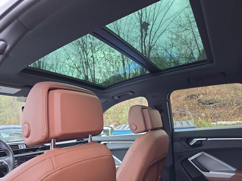 Used 2022 Audi Q3 2.0T Premium w/ Convenience Package image 58