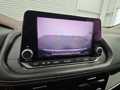 Used 2023 Nissan Rogue SV FWD image 18