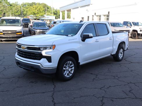 Used 2023 Chevrolet Silverado 1500 LT AWD/4WD image 5