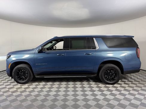 Used 2026 Chevrolet Suburban LT w/ Comfort Package AWD/4WD image 10