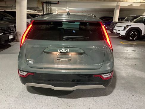 Used 2023 Kia Niro Wave w/ Wave Preserve Package FWD image 4