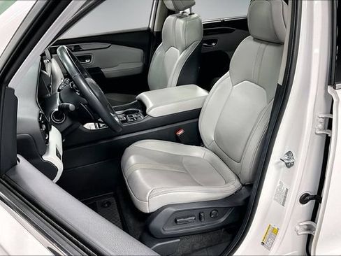 Used 2024 Honda Pilot Touring image 21