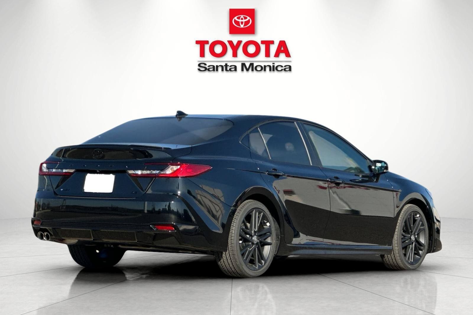 New 2026 Toyota Camry Hybrid FWD image 3