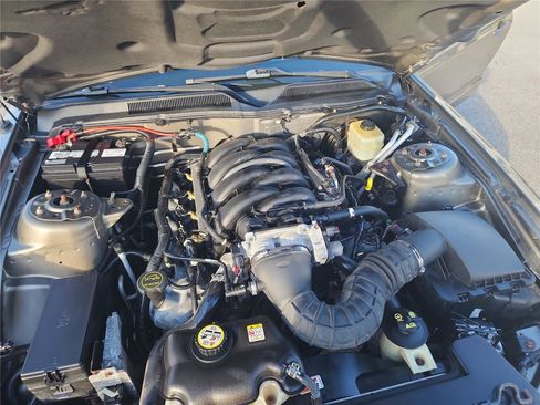 Used 2005 Ford Mustang GT image 13