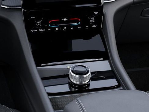 Certified 2025 Jeep Grand Cherokee Laredo X image 24