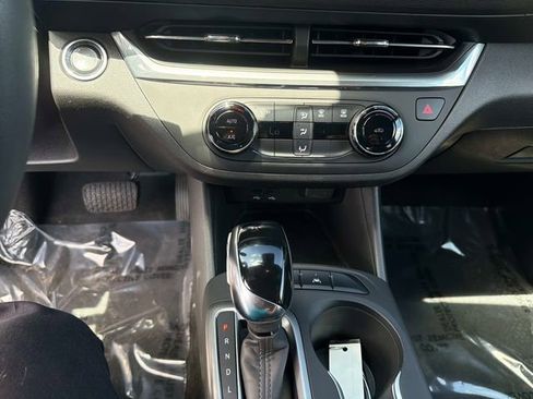Used 2024 Buick Envista Preferred FWD image 25