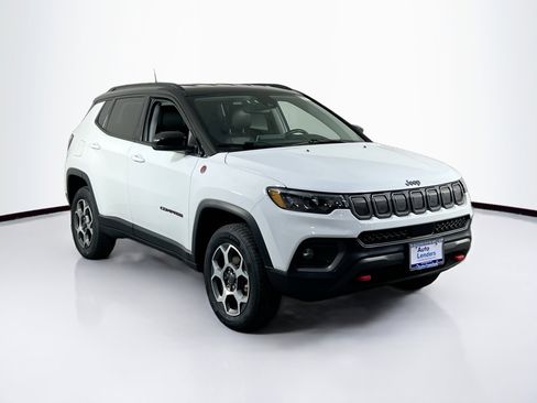 Used 2022 Jeep Compass Trailhawk w/ Trailhawk Convenience Group image 3