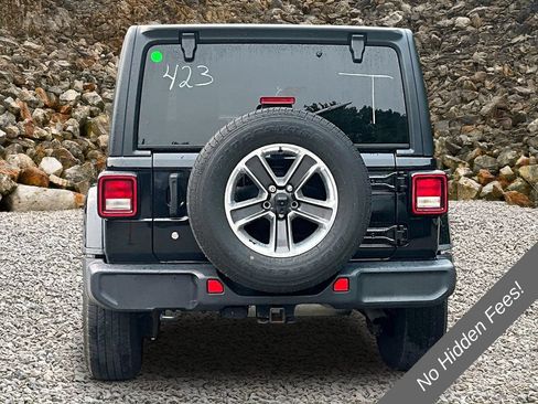 Used 2018 Jeep Wrangler Unlimited Sahara w/ Dual Top Group AWD/4WD image 4
