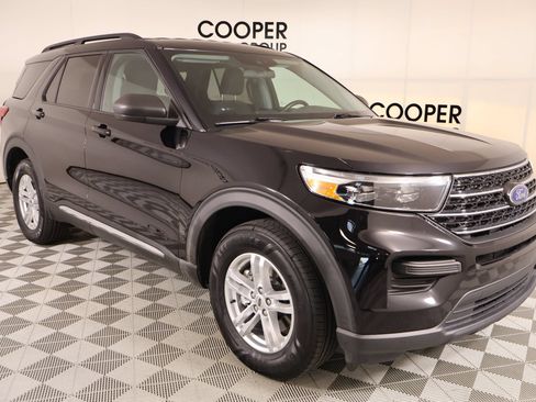 Used 2021 Ford Explorer XLT AWD/4WD image 1