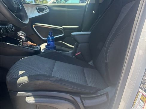 Used 2020 Kia Soul LX FWD image 6