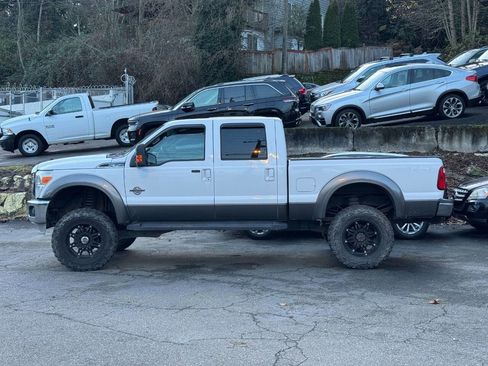 Used 2011 Ford F350 Lariat image 2