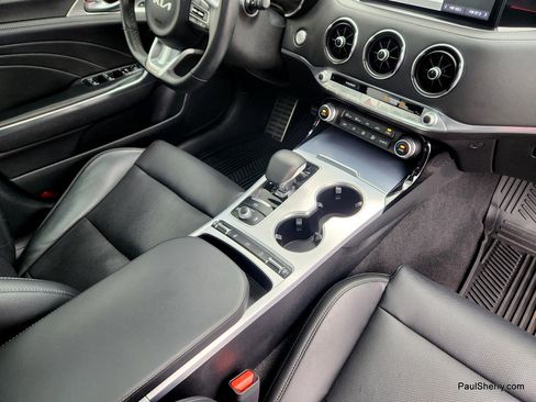 Used 2022 Kia Stinger GT2 image 34