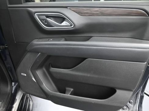 Used 2022 Chevrolet Suburban LT AWD/4WD image 13
