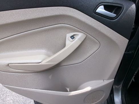 Used 2017 Ford Escape SE FWD image 25