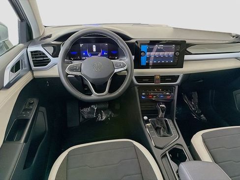 New 2026 Volkswagen Taos SE image 22