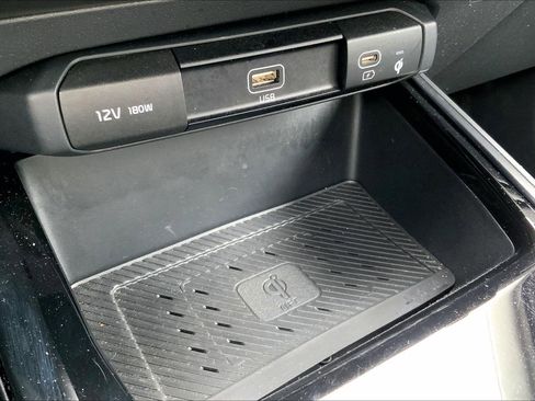 Used 2023 Kia Niro SX image 35