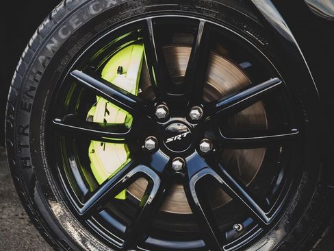 Used 2018 Dodge Durango SRT w/ Technology Group image 34