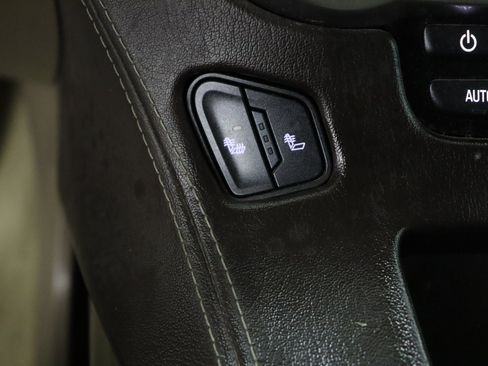 Used 2015 Chevrolet Suburban LT RWD image 20