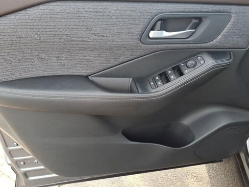 Used 2021 Nissan Rogue SV image 24