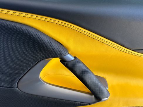 Used 2020 Ferrari 812 Superfast RWD image 18