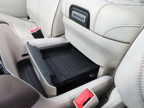 Used 2025 GMC Yukon Denali image 64