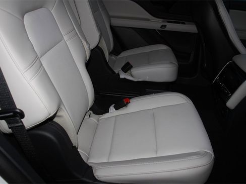 Certified 2025 Lincoln Aviator 2WD image 22