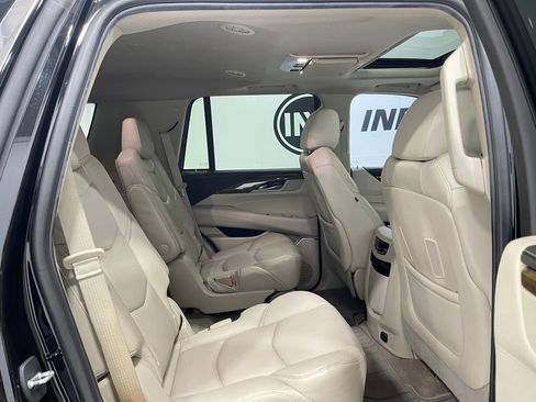 Used 2019 Cadillac Escalade Luxury image 35