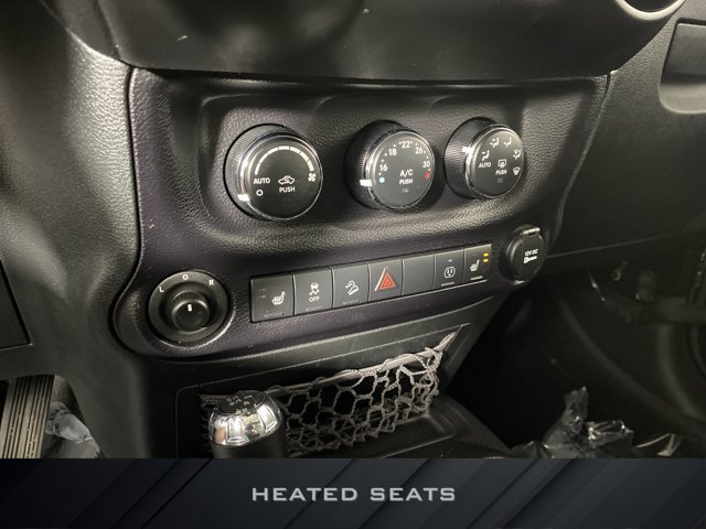 Used 2015 Jeep Wrangler Unlimited Sahara w/ Dual Top Group AWD/4WD image 4