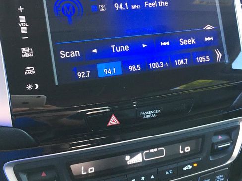 Used 2017 Honda Pilot Elite image 31