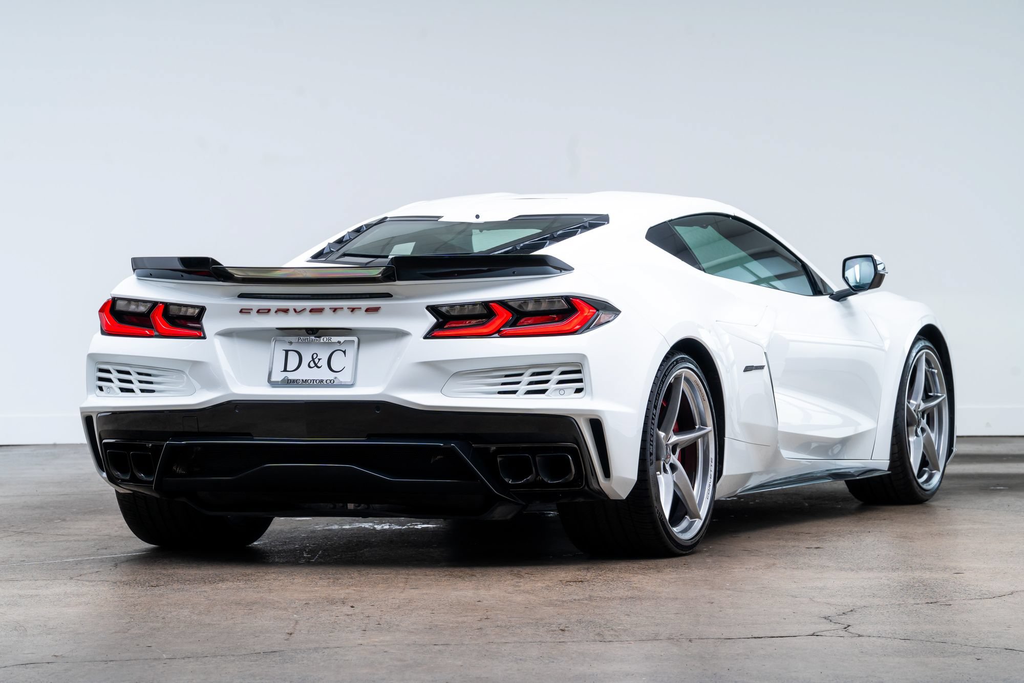 Used 2025 Chevrolet Corvette E-Ray AWD/4WD image 8