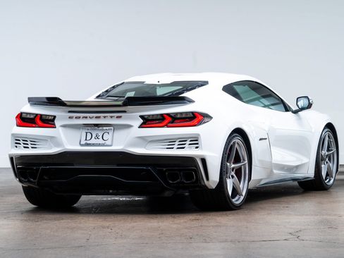 Used 2025 Chevrolet Corvette E-Ray AWD/4WD image 8