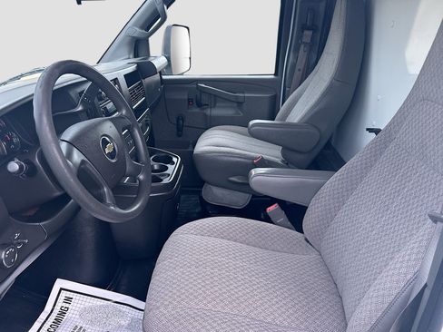 Used 2019 Chevrolet Express 3500 w/ Chrome Appearance Package image 21