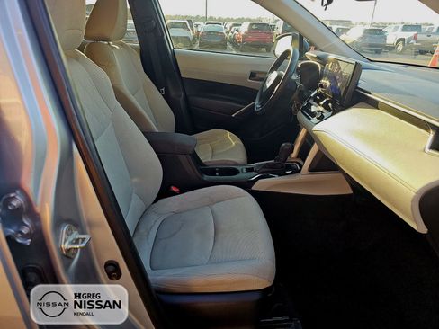 Used 2023 Toyota Corolla Cross L image 15