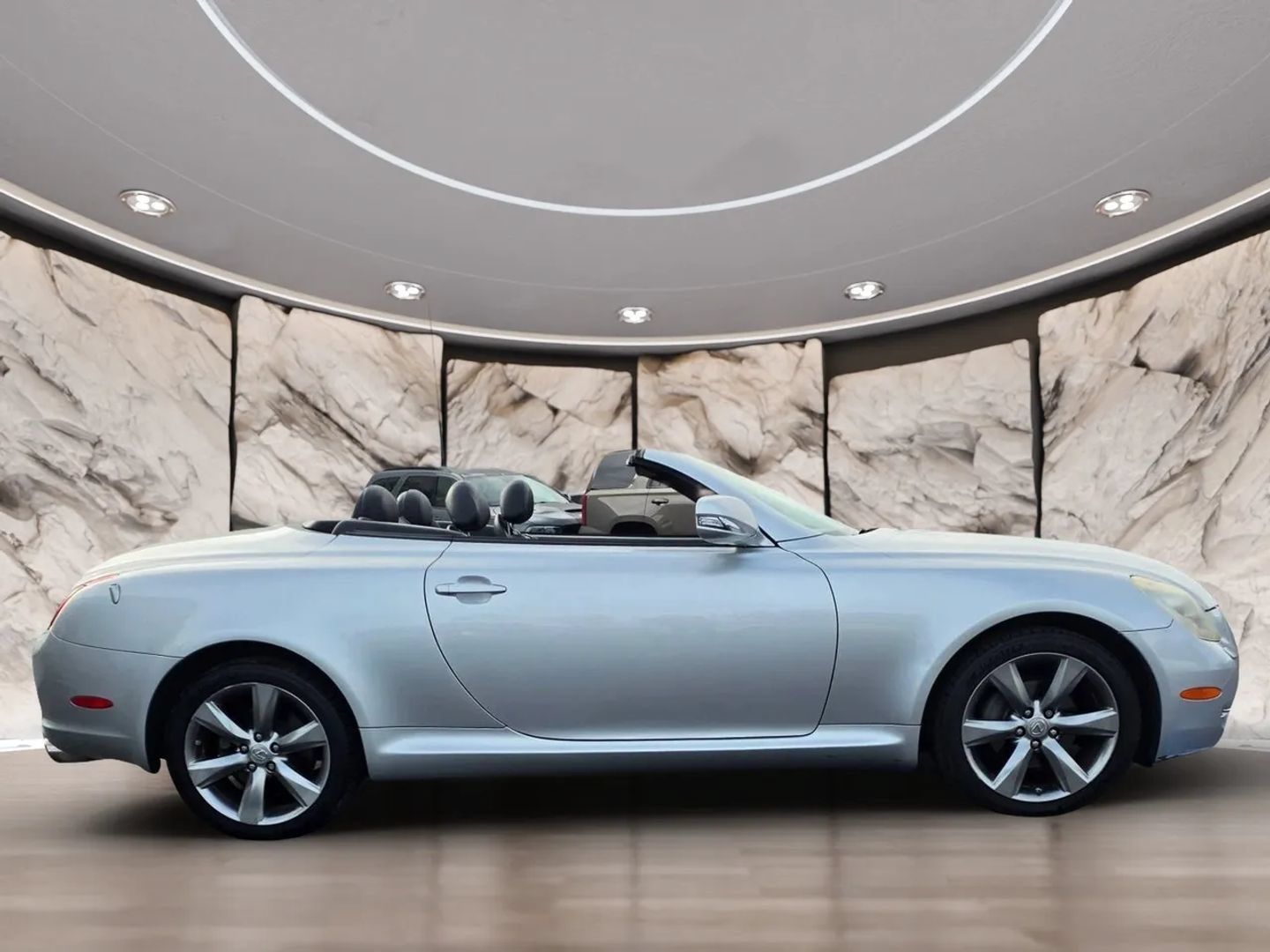 Used 2010 Lexus SC 430 Convertible RWD image 5