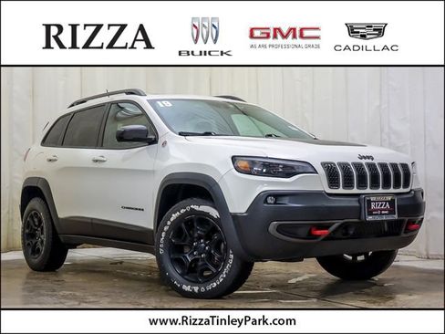 Used 2019 Jeep Cherokee Trailhawk AWD/4WD image 1