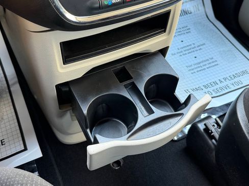 Used 2018 Dodge Grand Caravan SE w/ Power Convenience Group I FWD image 38