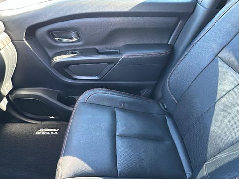 Used 2021 Nissan Titan PRO-4X w/ Pro-4x Convenience Package image 12
