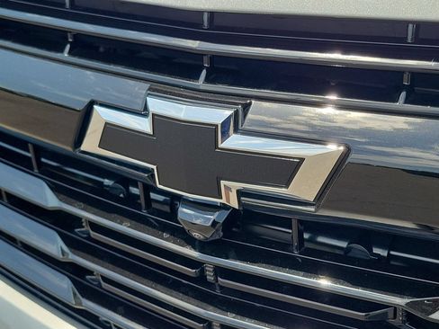 Used 2026 Chevrolet Suburban RST w/ Comfort Package AWD/4WD image 32