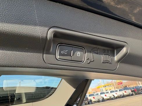 Used 2025 Ford Explorer Platinum w/ Ultimate Package image 22