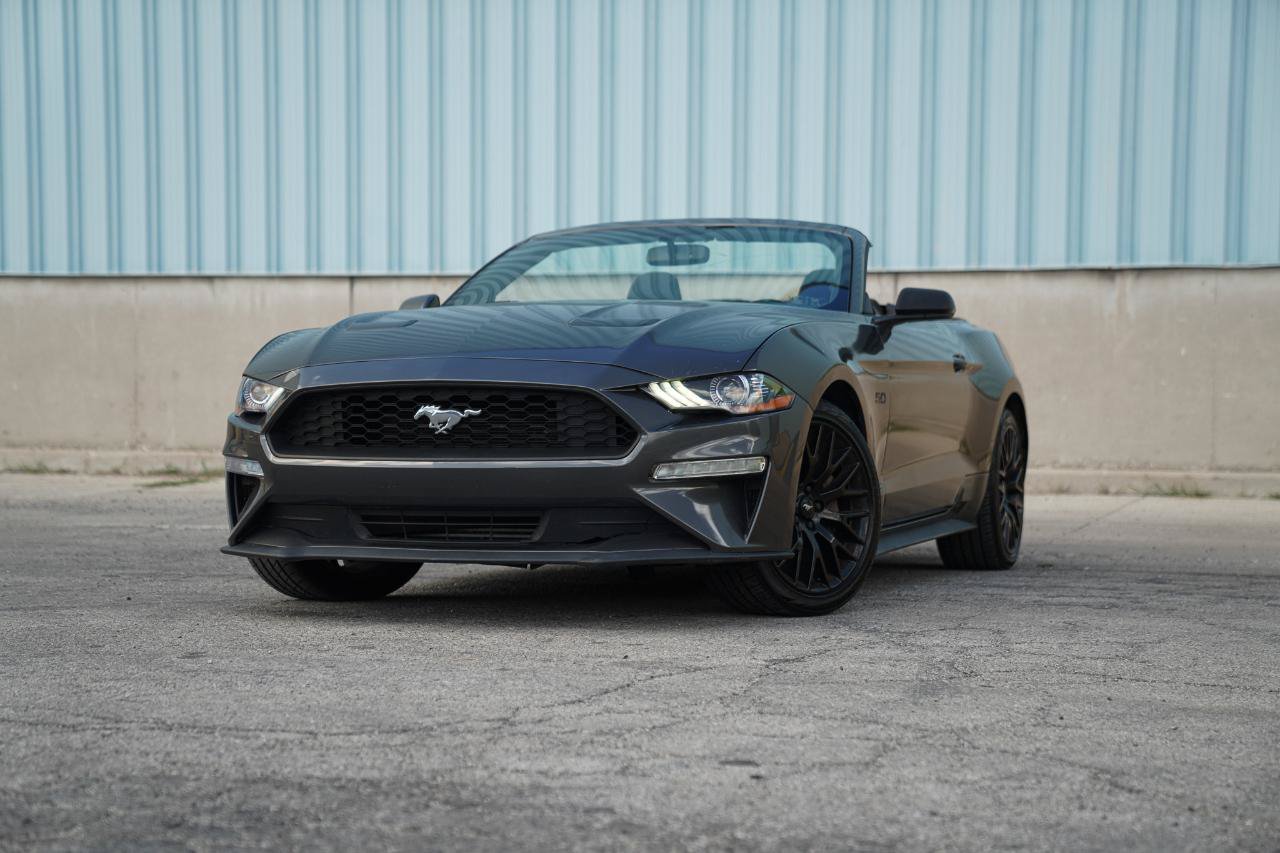 Used 2018 Ford Mustang Convertible w/ Ecoboost Performance Package RWD image 2