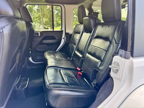 Used 2018 Jeep Wrangler Unlimited Sahara w/ Dual Top Group AWD/4WD image 35
