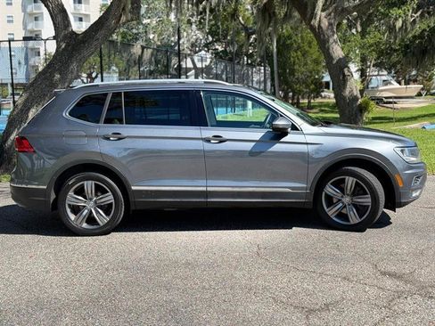 Used 2020 Volkswagen Tiguan SEL FWD image 6