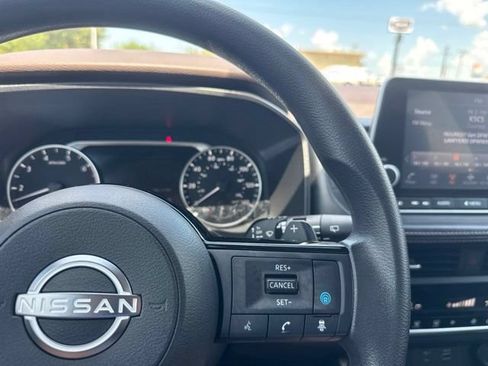 Used 2023 Nissan Rogue SV AWD/4WD image 11