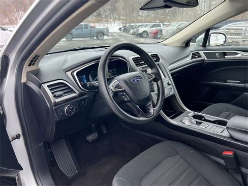 Used 2019 Ford Fusion SE image 10