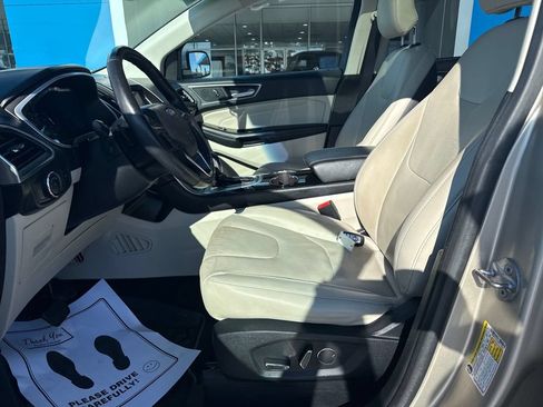 Used 2017 Ford Edge Titanium w/ Equipment Group 301A FWD image 11