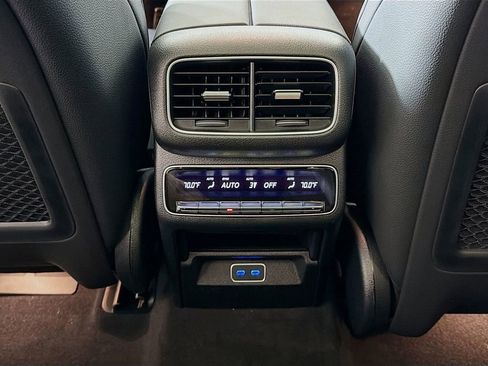 New 2026 Mercedes-Benz GLS 450 4MATIC image 28