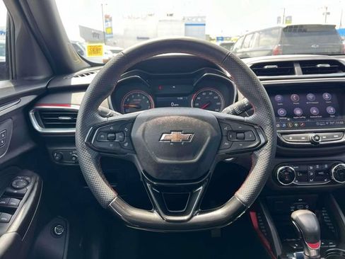 Used 2023 Chevrolet TrailBlazer RS w/ Sun and Liftgate Package AWD/4WD image 16
