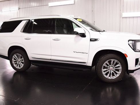 Used 2021 GMC Yukon SLT w/ SLT Premium Package image 8